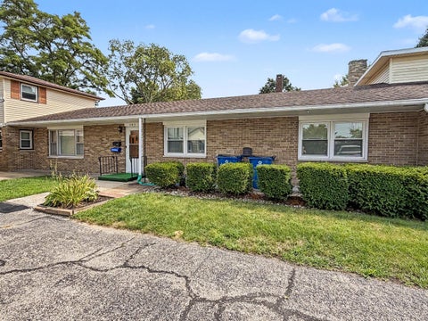 Photo of 305 E Cherry Street #3, Watseka, IL 60970 (MLS # 12729379)