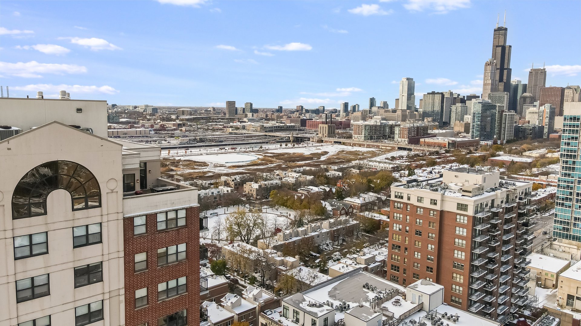 Chicago, Illinois 60605, United States, 2 Bedrooms Bedrooms, ,2 BathroomsBathrooms,Residential,Active,243146