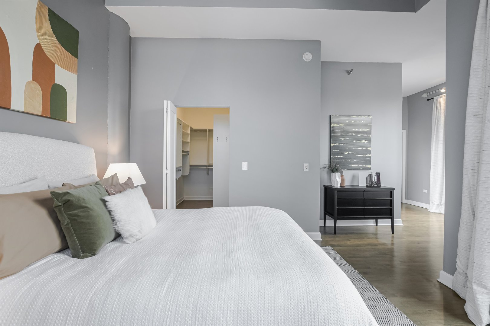 Chicago, Illinois 60605, United States, 2 Bedrooms Bedrooms, ,2 BathroomsBathrooms,Residential,Active,243146