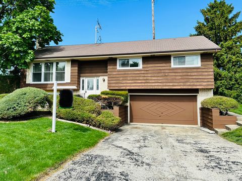1799 W Goldengate Court Addison IL 60101