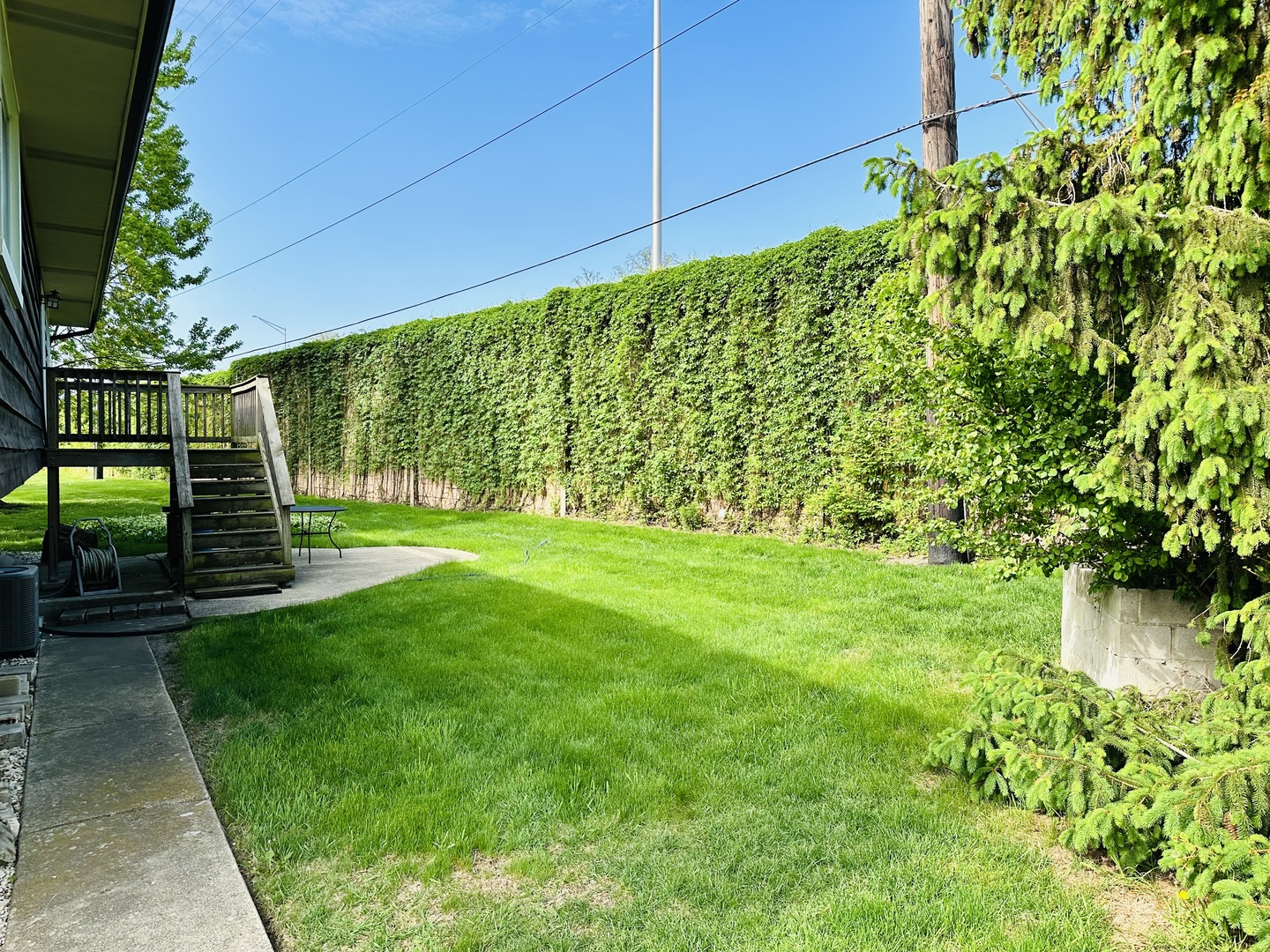 1799 W Goldengate Court