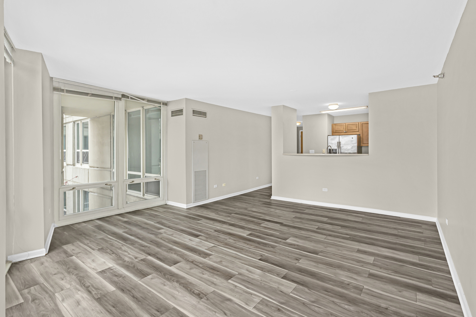 345 N La Salle Drive 1202