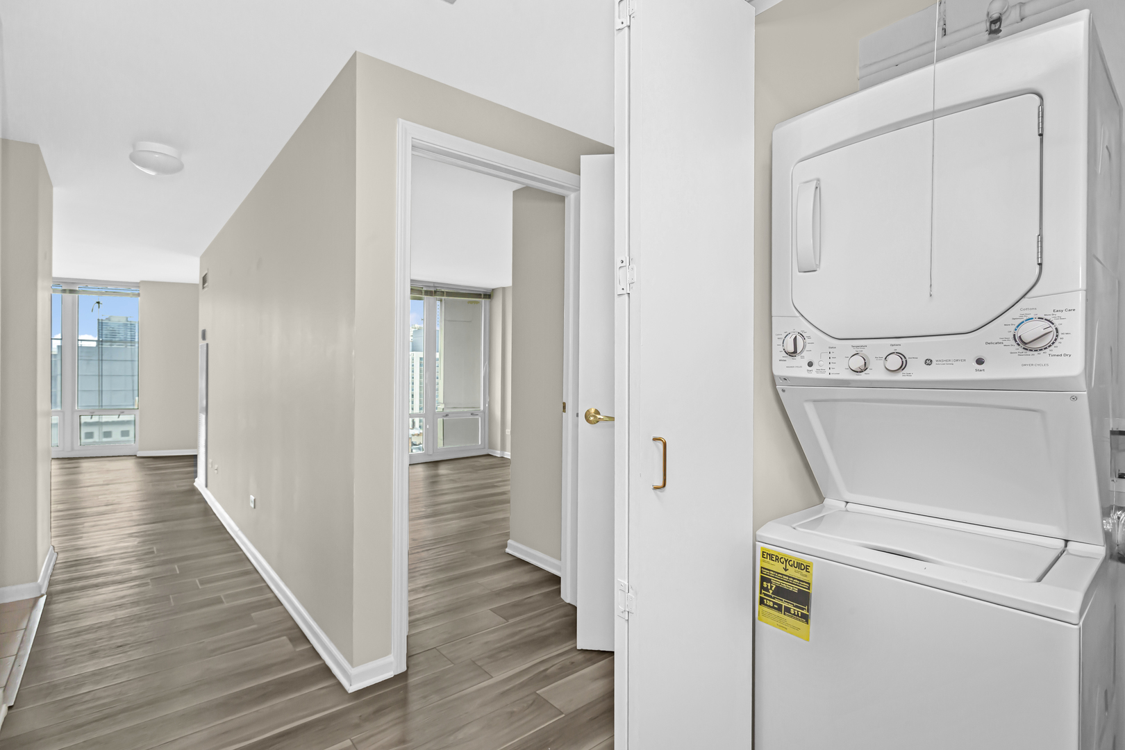 345 N La Salle Drive 1202