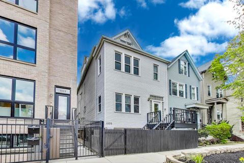 1535 W Barry Avenue Chicago IL 60657