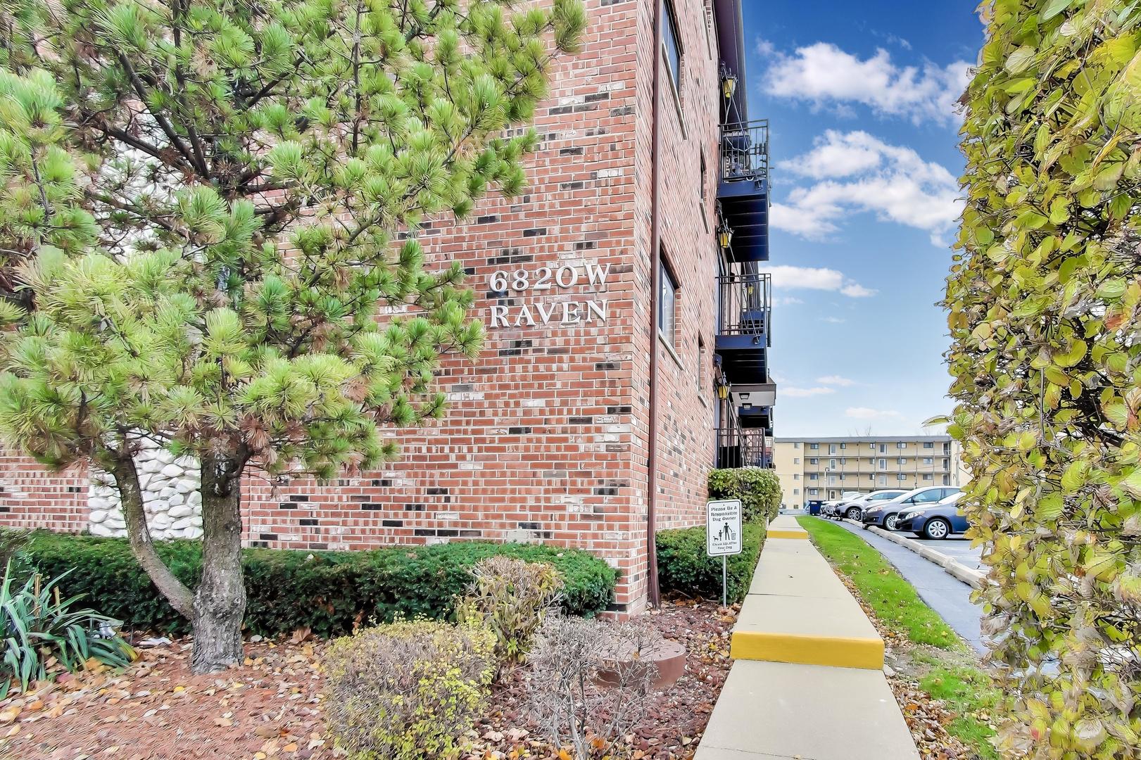 6820 W Raven Street 1B