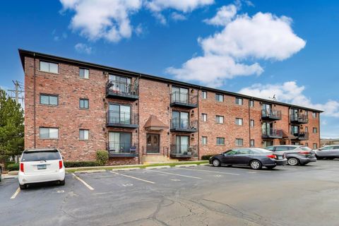 6820 W Raven Street 1B Chicago IL 60631