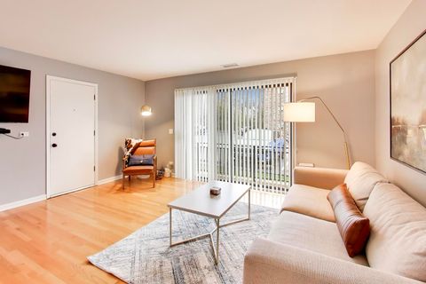 Tiny photo for 6820 W Raven Street #1B, Chicago, IL 60631 (MLS # 12527473)