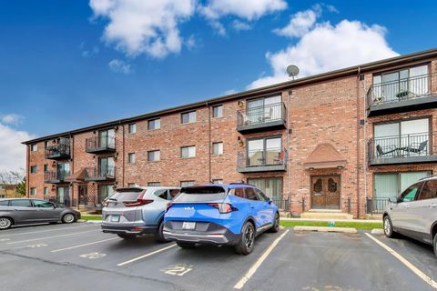 Tiny photo for 6820 W Raven Street #1B, Chicago, IL 60631 (MLS # 12527473)