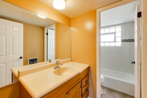 Tiny photo for 306 Chicago Avenue #3N, Oak Park, IL 60302 (MLS # 12648758)