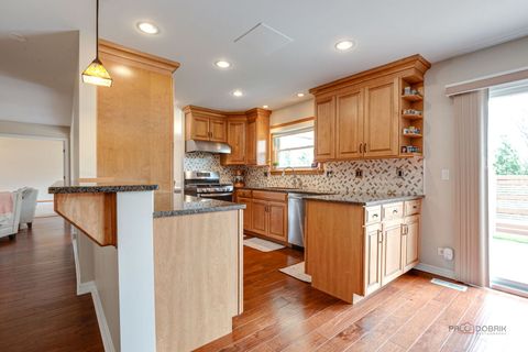 Tiny photo for 117 Annapolis Drive, Vernon Hills, IL 60061 (MLS # 12626858)
