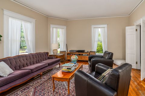 Tiny photo for 201 S Maple Street, Carbondale, IL 62901 (MLS # 12614519)