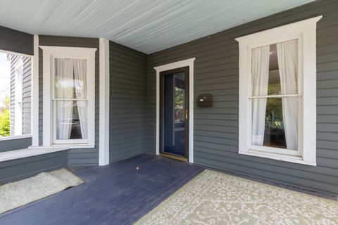 Tiny photo for 201 S Maple Street, Carbondale, IL 62901 (MLS # 12614519)