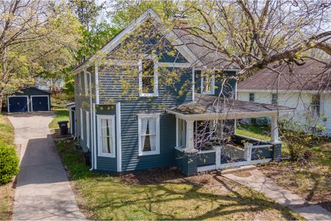 Tiny photo for 201 S Maple Street, Carbondale, IL 62901 (MLS # 12614519)