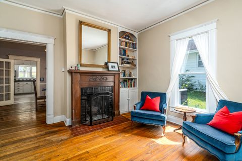 Tiny photo for 201 S Maple Street, Carbondale, IL 62901 (MLS # 12614519)