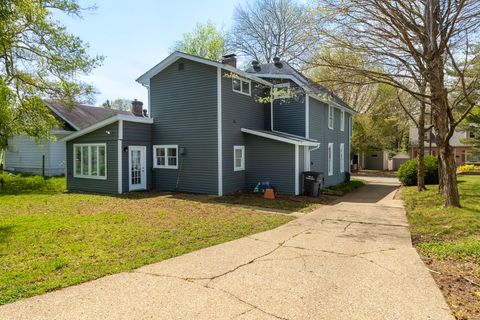 Tiny photo for 201 S Maple Street, Carbondale, IL 62901 (MLS # 12614519)