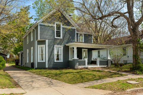 Tiny photo for 201 S Maple Street, Carbondale, IL 62901 (MLS # 12614519)