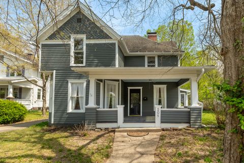 Tiny photo for 201 S Maple Street, Carbondale, IL 62901 (MLS # 12614519)