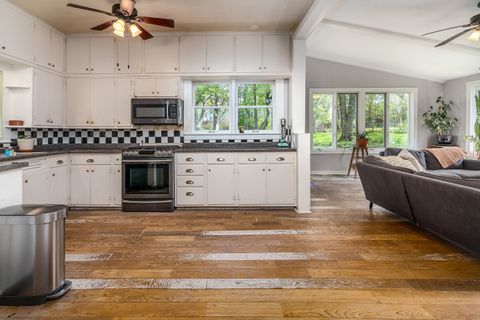 Tiny photo for 201 S Maple Street, Carbondale, IL 62901 (MLS # 12614519)