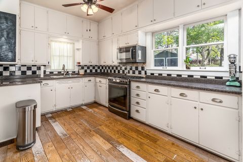 Tiny photo for 201 S Maple Street, Carbondale, IL 62901 (MLS # 12614519)