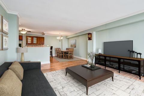 Tiny photo for 2211 S Highland Avenue #3E, Lombard, IL 60148 (MLS # 12518306)