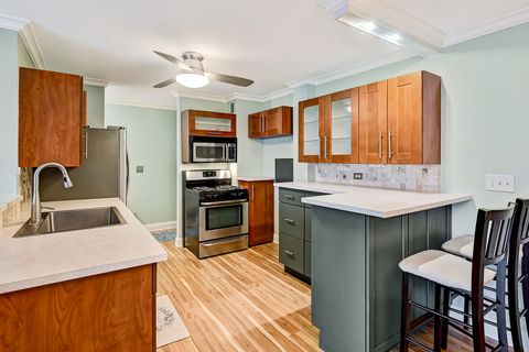 Tiny photo for 2211 S Highland Avenue #3E, Lombard, IL 60148 (MLS # 12518306)