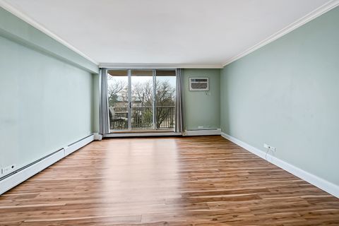 Tiny photo for 2211 S Highland Avenue #3E, Lombard, IL 60148 (MLS # 12518306)