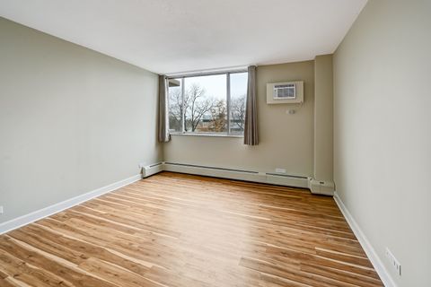 Tiny photo for 2211 S Highland Avenue #3E, Lombard, IL 60148 (MLS # 12518306)