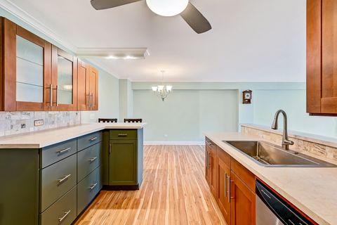 Tiny photo for 2211 S Highland Avenue #3E, Lombard, IL 60148 (MLS # 12518306)