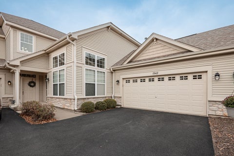 Photo of 1942 HAVENSHIRE Road #1942, Aurora, IL 60502 (MLS # 12797688)