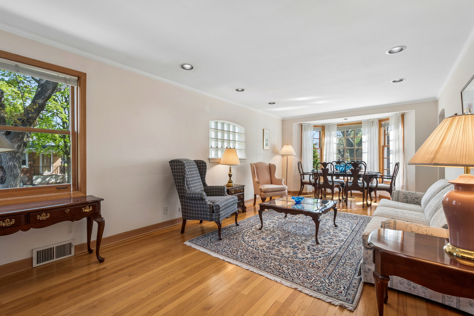 6250 N Lowell Avenue