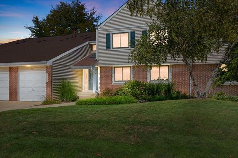 Tiny photo for 938 Hidden Lake Drive #938, Buffalo Grove, IL 60089 (MLS # 12482552)