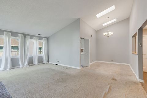Tiny photo for 938 Hidden Lake Drive #938, Buffalo Grove, IL 60089 (MLS # 12482552)