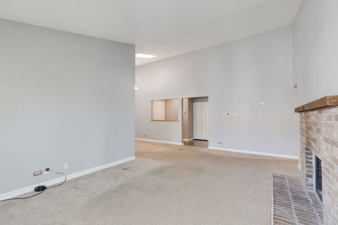 Tiny photo for 938 Hidden Lake Drive #938, Buffalo Grove, IL 60089 (MLS # 12482552)