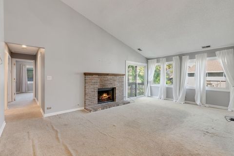 Tiny photo for 938 Hidden Lake Drive #938, Buffalo Grove, IL 60089 (MLS # 12482552)