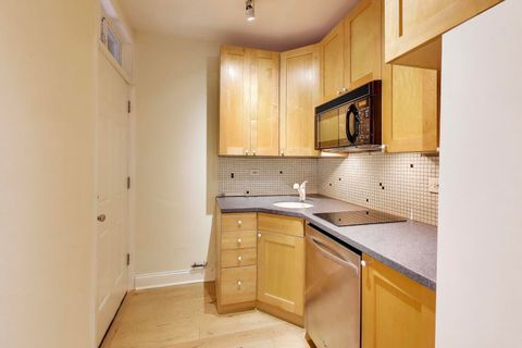 Tiny photo for 4240 N Clarendon Avenue #404N, Chicago, IL 60613 (MLS # 12597676)