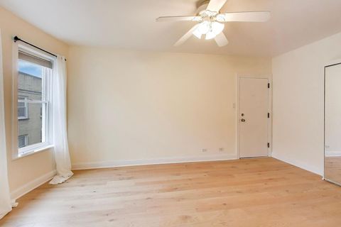 Tiny photo for 4240 N Clarendon Avenue #404N, Chicago, IL 60613 (MLS # 12597676)