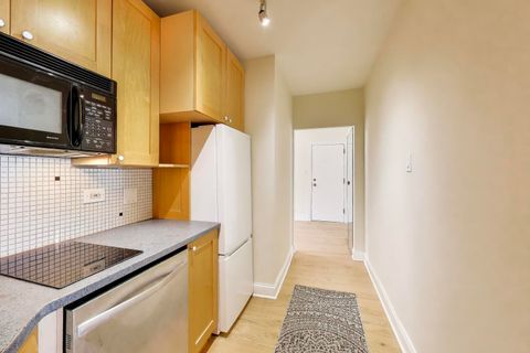 Tiny photo for 4240 N Clarendon Avenue #404N, Chicago, IL 60613 (MLS # 12597676)