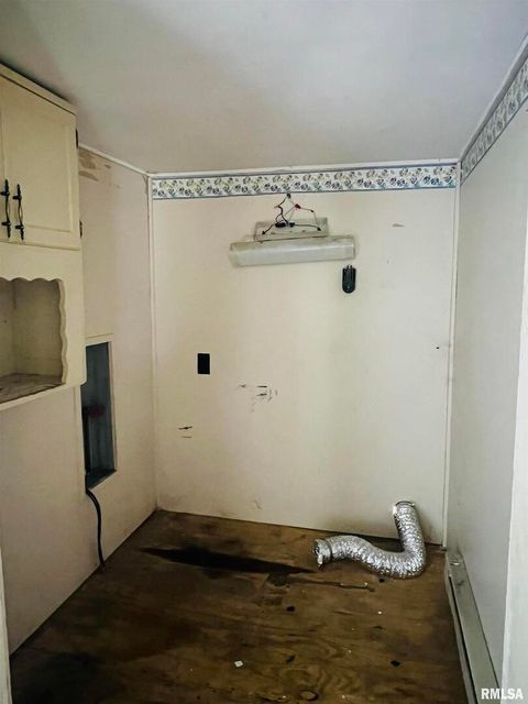 Tiny photo for 2417 1ST Street, Eldorado, IL 62930 (MLS # EB458998)