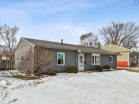 Photo of 416 Concord Drive, Streamwood, IL 60107 (MLS # 12564657)