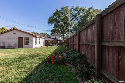 Tiny photo for 2821 LECLAIRE Street, Davenport, IA 52803 (MLS # QC4269029)