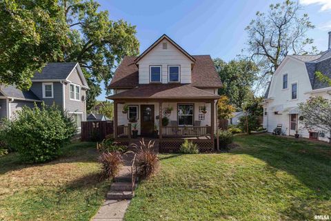 Tiny photo for 2821 LECLAIRE Street, Davenport, IA 52803 (MLS # QC4269029)