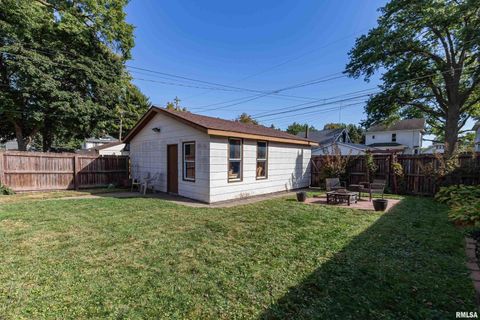 Tiny photo for 2821 LECLAIRE Street, Davenport, IA 52803 (MLS # QC4269029)