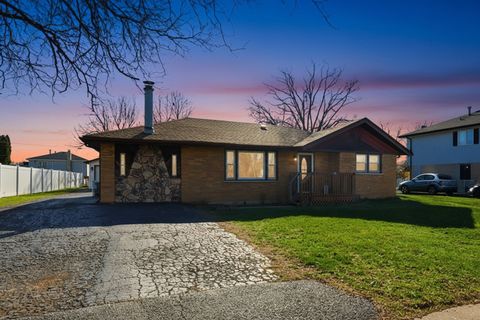 Tiny photo for 8325 LaPorte Avenue, Burbank, IL 60459 (MLS # 12603331)