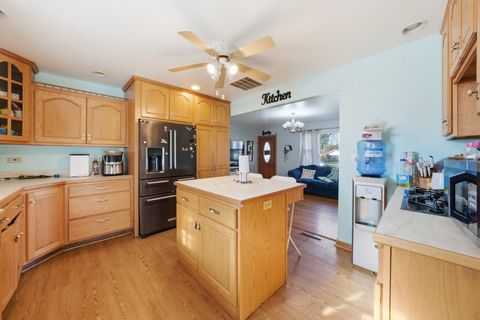 Tiny photo for 8325 LaPorte Avenue, Burbank, IL 60459 (MLS # 12603331)