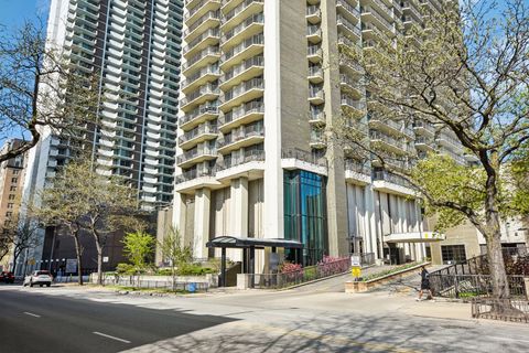 Tiny photo for 6007 N SHERIDAN Road #29F, Chicago, IL 60660 (MLS # 12625629)