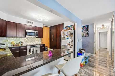Tiny photo for 6007 N SHERIDAN Road #29F, Chicago, IL 60660 (MLS # 12625629)