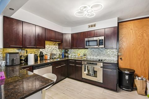 Tiny photo for 6007 N SHERIDAN Road #29F, Chicago, IL 60660 (MLS # 12625629)