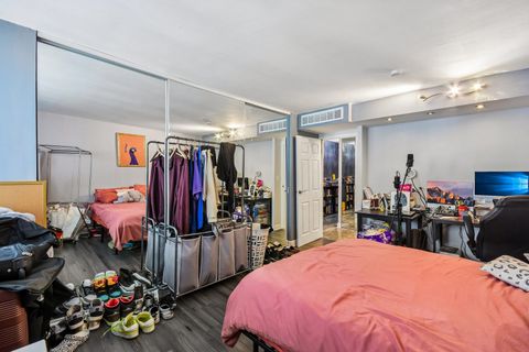 Tiny photo for 6007 N SHERIDAN Road #29F, Chicago, IL 60660 (MLS # 12625629)