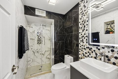 Tiny photo for 6007 N SHERIDAN Road #29F, Chicago, IL 60660 (MLS # 12625629)