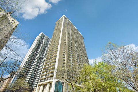 Photo of 6007 N SHERIDAN Road #29F, Chicago, IL 60660 (MLS # 12625629)